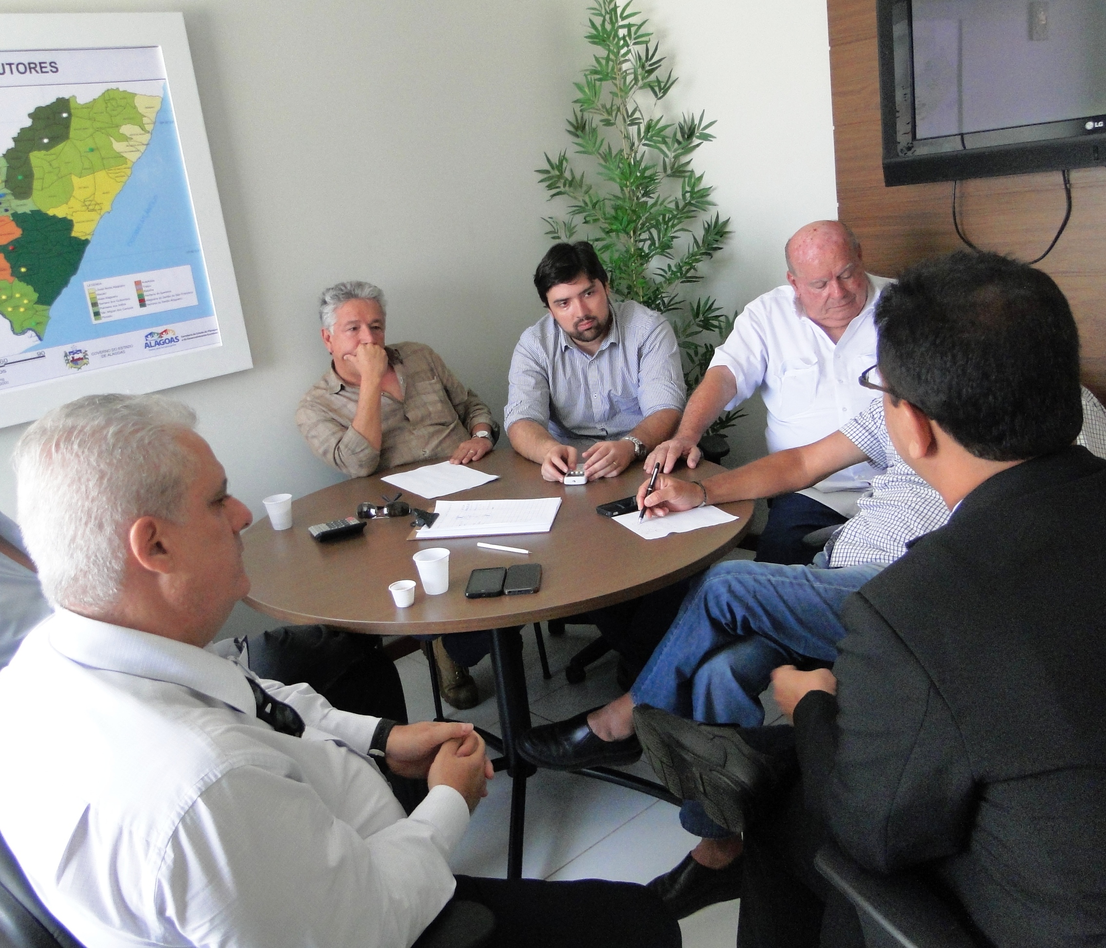 Empresários alagoanos conhecem linha de crédito para laticínios