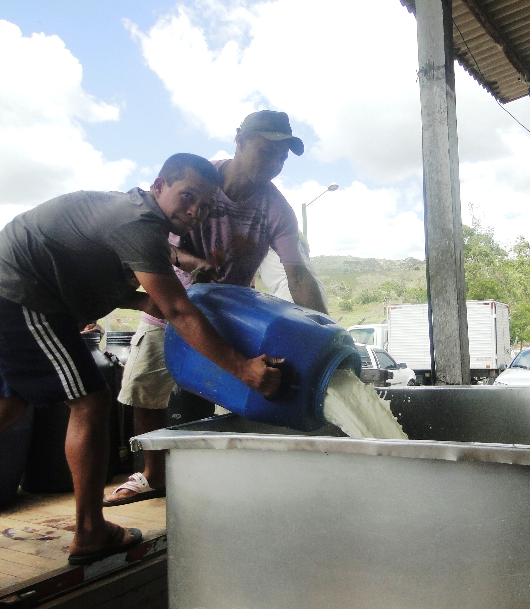 Desenvolve garante mais R$ 565 mil em financiamento para cadeia do leite