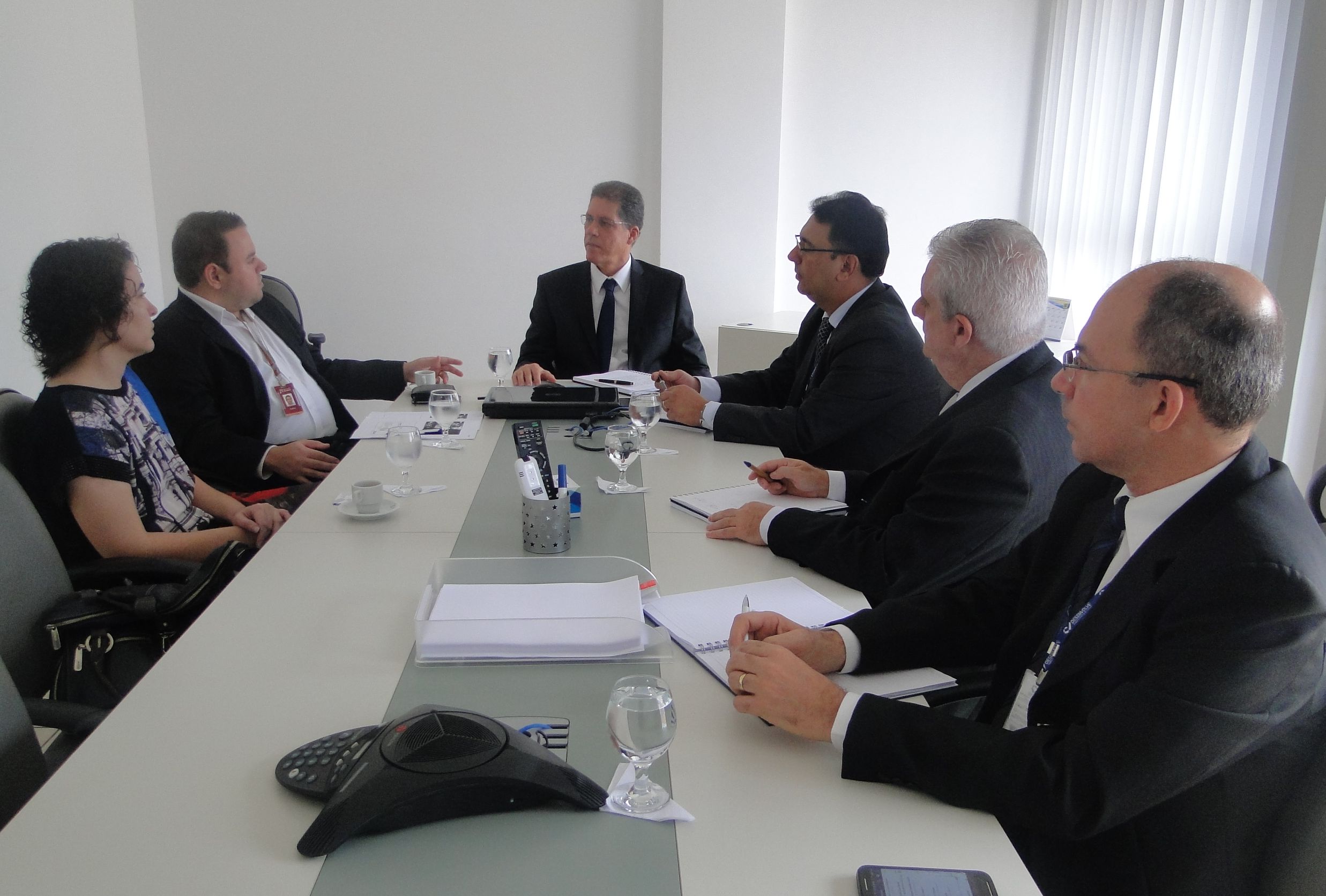 BNB e Desenvolve discutem parcerias de fomento ao setor produtivo do Estado