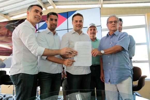 Produtores rurais conhecem programa que beneficia cooperativas e associações